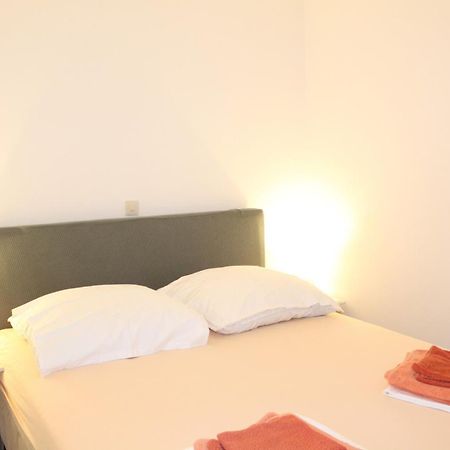 Apartment Bajuti Примоштен Экстерьер фото